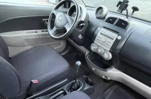 DAIHATSU Sirion 1.3 i 16V (87 KM)