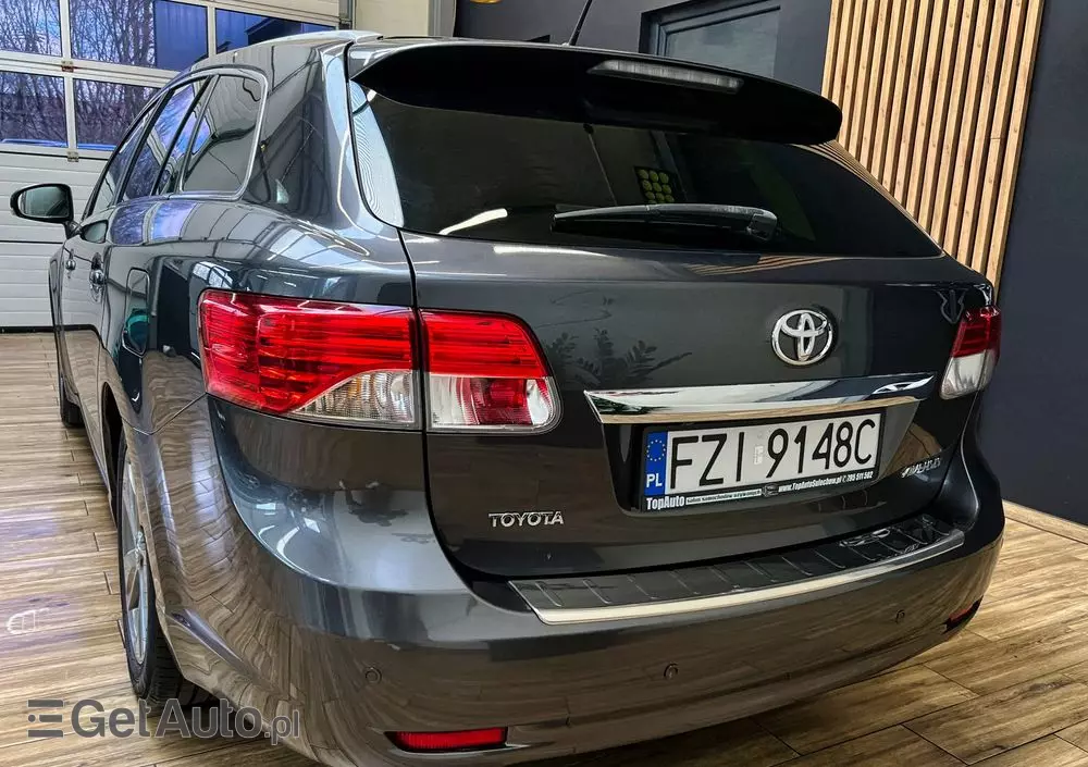 TOYOTA Avensis 1.8 Premium
