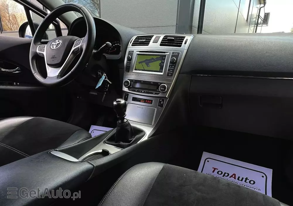 TOYOTA Avensis 1.8 Premium