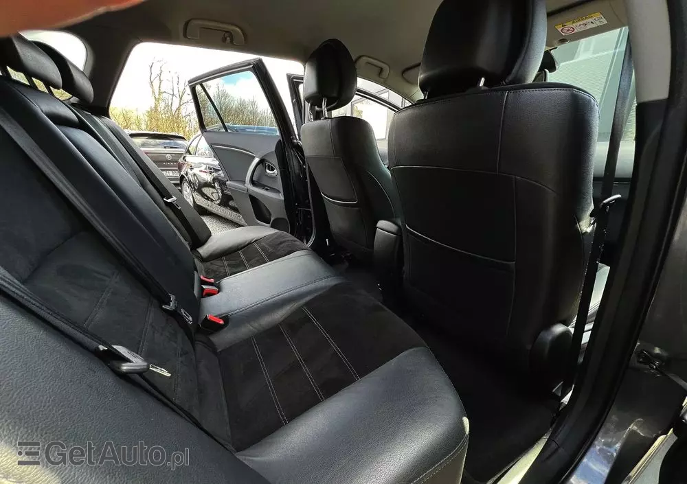 TOYOTA Avensis 1.8 Premium