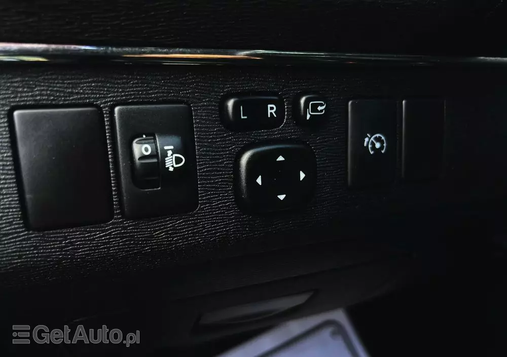 TOYOTA Avensis 1.8 Premium