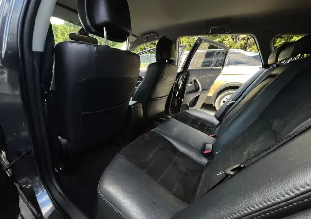 TOYOTA Avensis 1.8 Premium