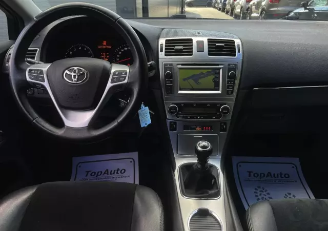 TOYOTA Avensis 1.8 Premium
