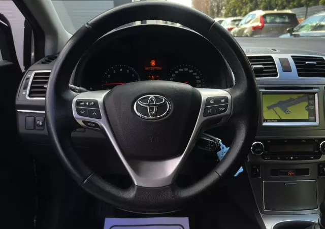 TOYOTA Avensis 1.8 Premium
