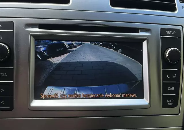 TOYOTA Avensis 1.8 Premium