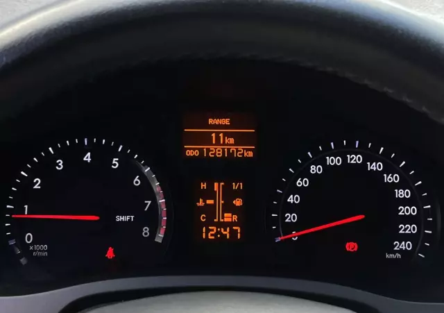 TOYOTA Avensis 1.8 Premium