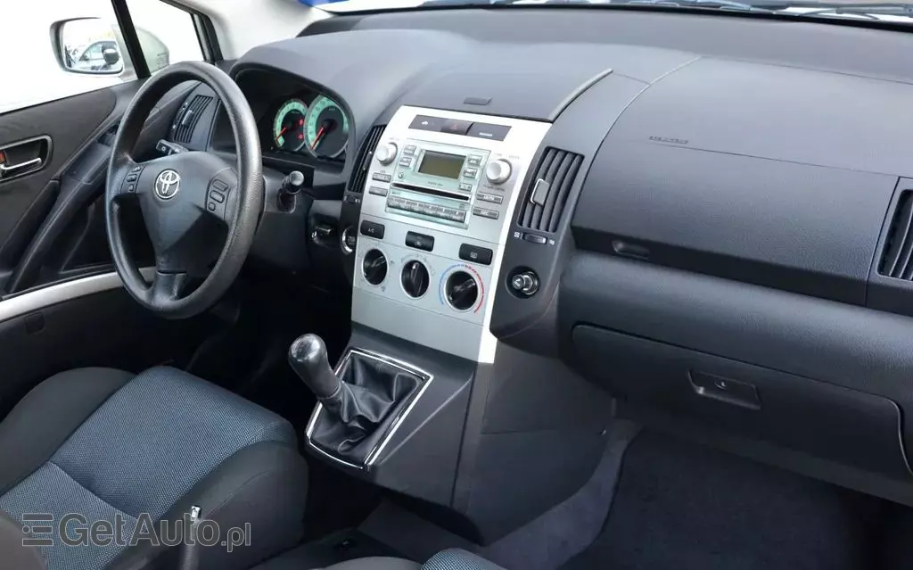 TOYOTA Corolla Verso 