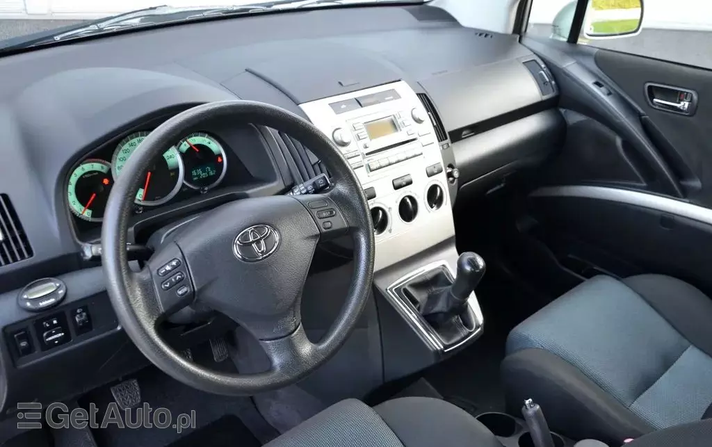 TOYOTA Corolla Verso 