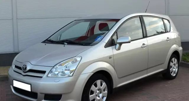 TOYOTA Corolla Verso 