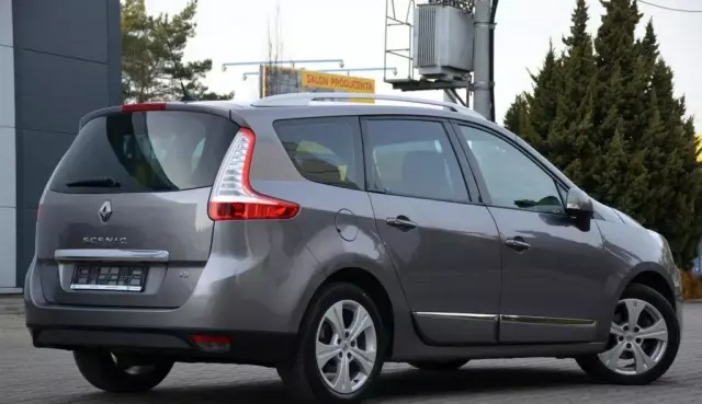 RENAULT Grand Scenic 