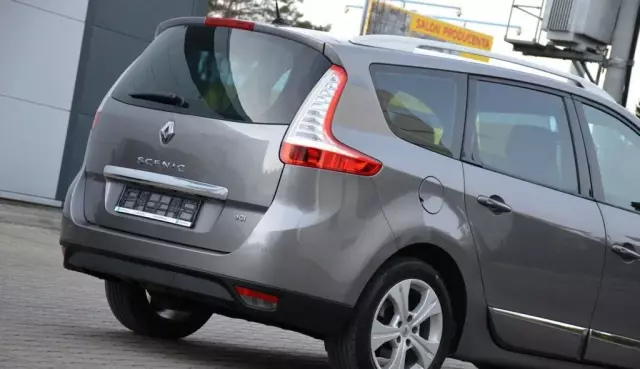 RENAULT Grand Scenic 