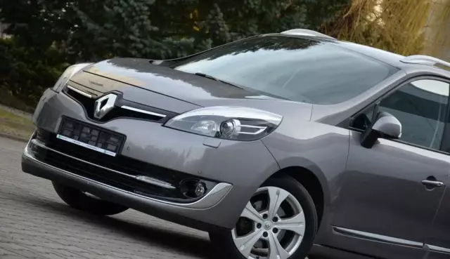 RENAULT Grand Scenic 