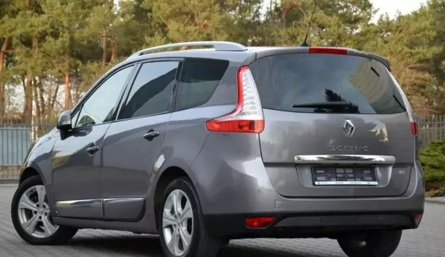 RENAULT Grand Scenic 
