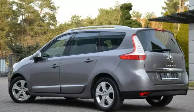 RENAULT Grand Scenic 