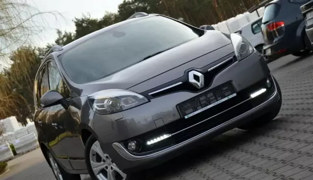 RENAULT Grand Scenic 