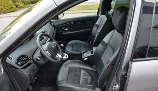 RENAULT Grand Scenic 