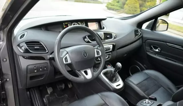 RENAULT Grand Scenic 
