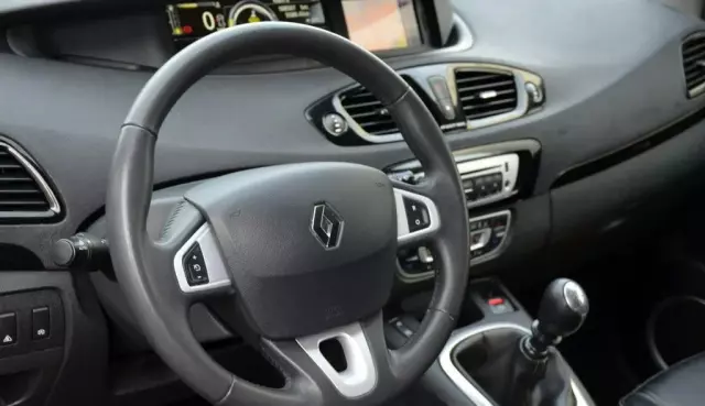 RENAULT Grand Scenic 