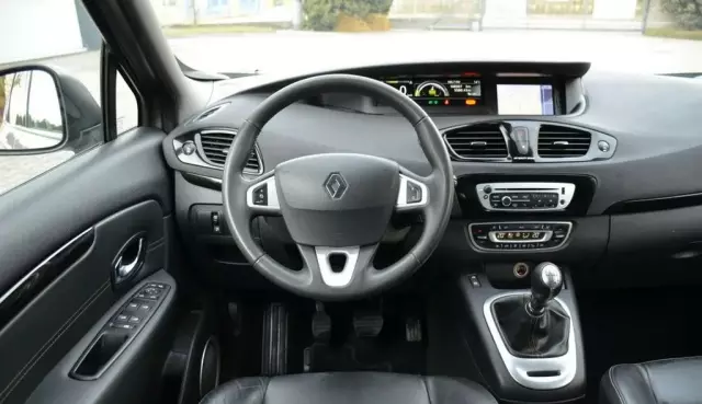 RENAULT Grand Scenic 