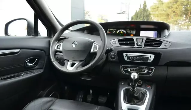 RENAULT Grand Scenic 