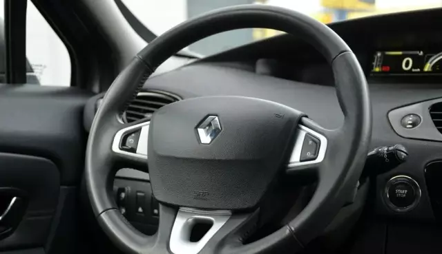 RENAULT Grand Scenic 