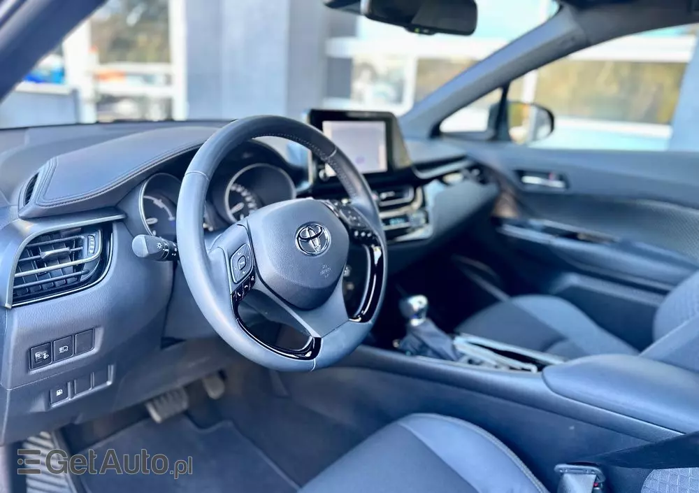TOYOTA C-HR 2.0 Hybrid Black Edition