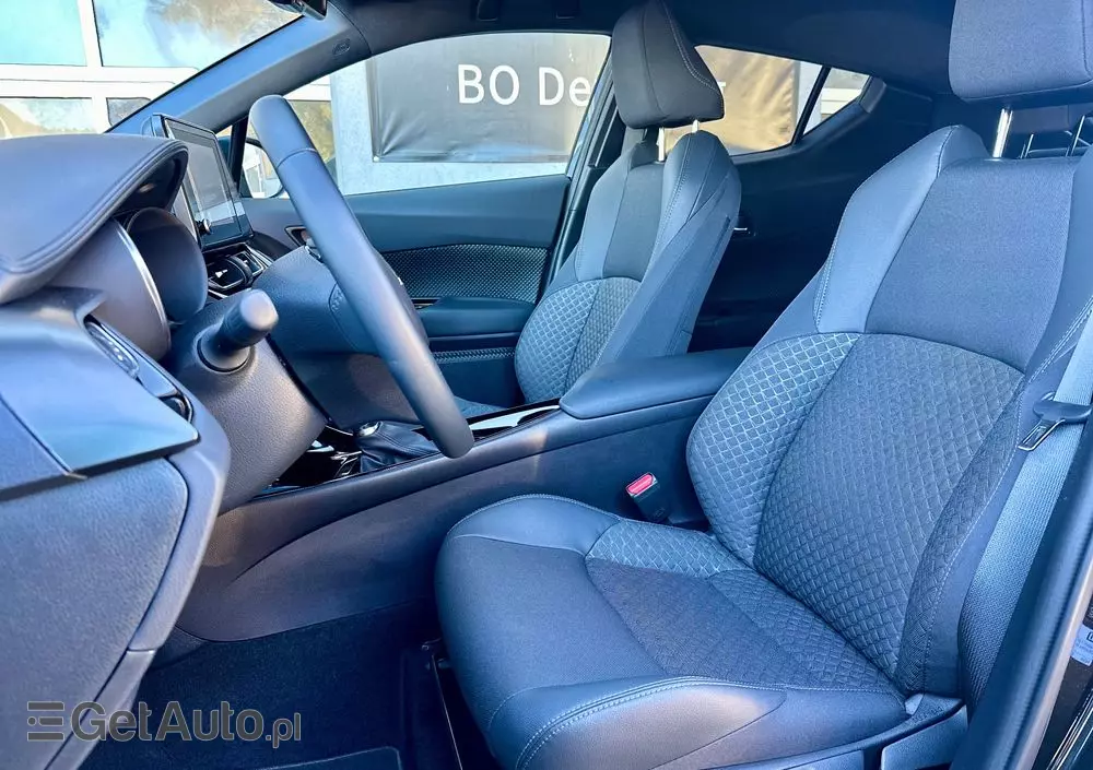 TOYOTA C-HR 2.0 Hybrid Black Edition