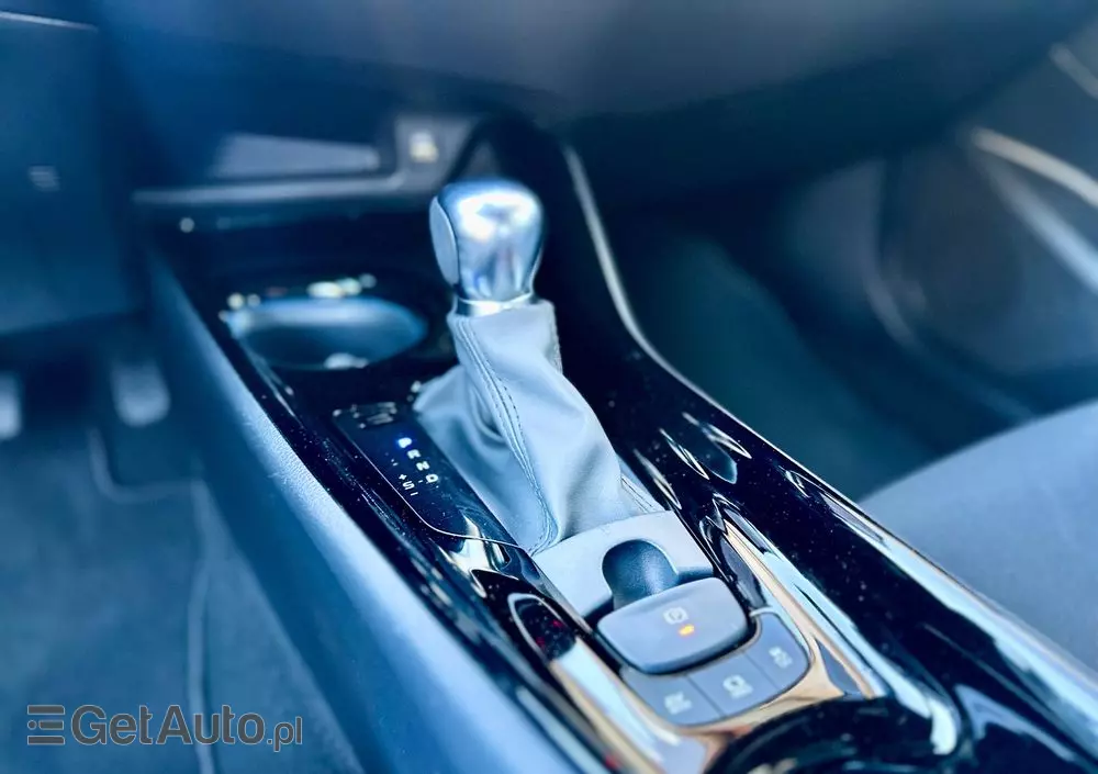 TOYOTA C-HR 2.0 Hybrid Black Edition