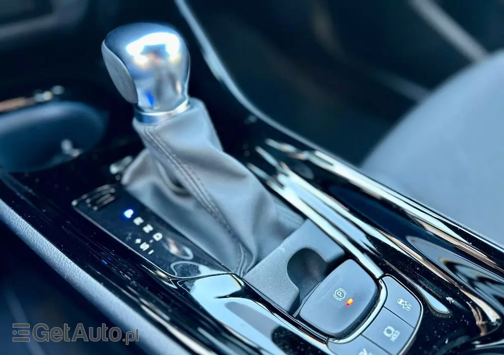 TOYOTA C-HR 2.0 Hybrid Black Edition