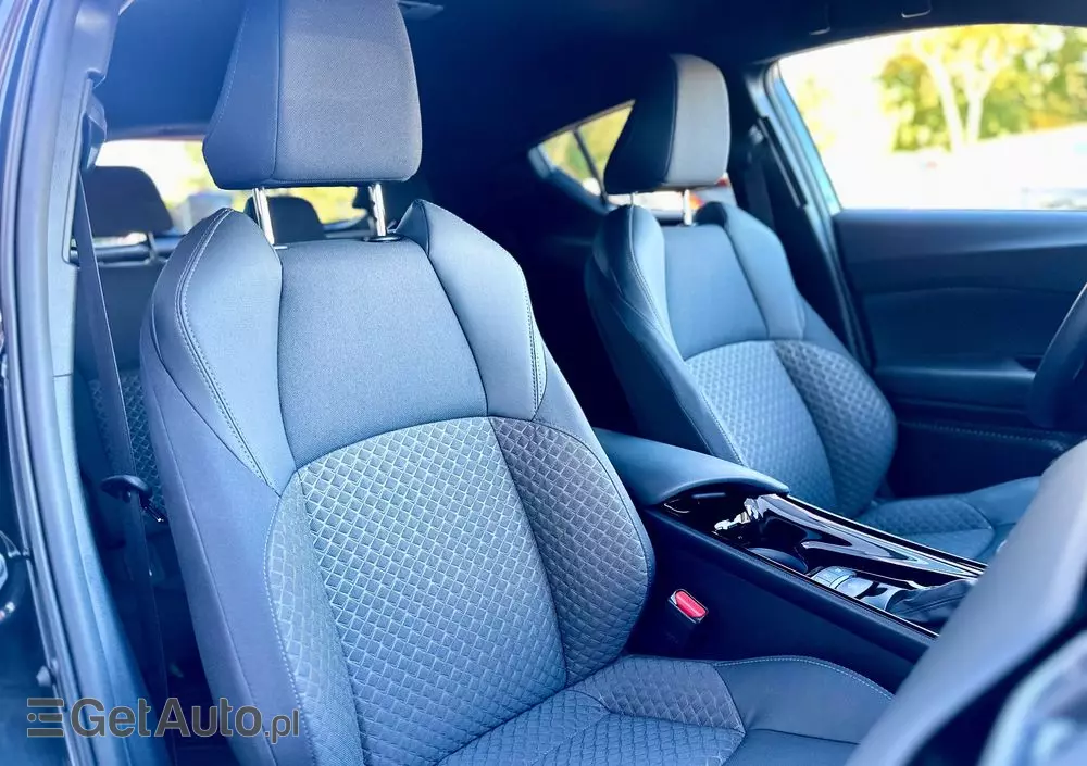 TOYOTA C-HR 2.0 Hybrid Black Edition