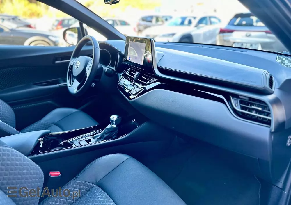 TOYOTA C-HR 2.0 Hybrid Black Edition