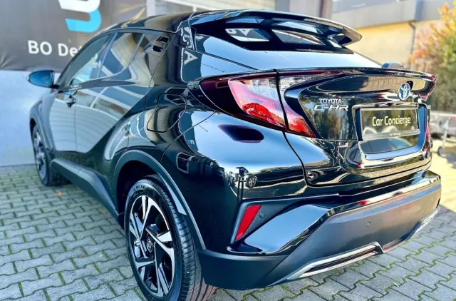 TOYOTA C-HR 2.0 Hybrid Black Edition