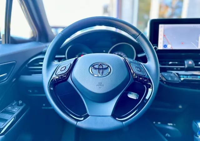 TOYOTA C-HR 2.0 Hybrid Black Edition