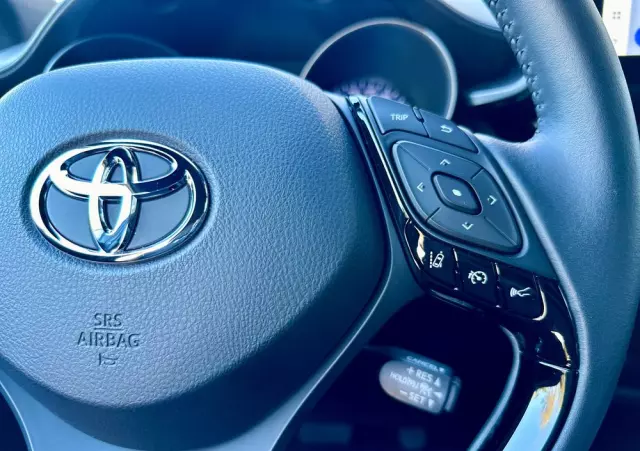 TOYOTA C-HR 2.0 Hybrid Black Edition