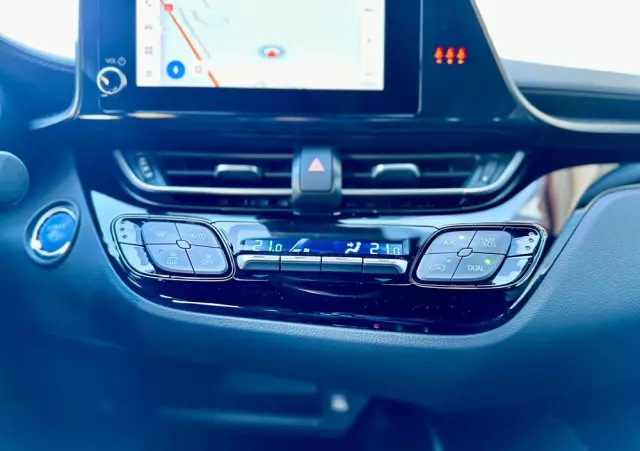 TOYOTA C-HR 2.0 Hybrid Black Edition