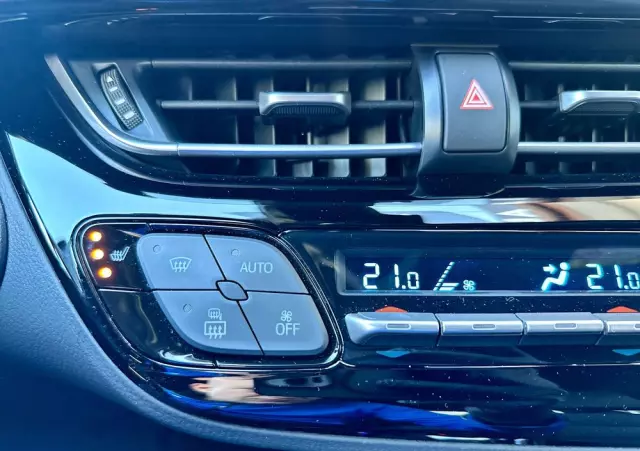 TOYOTA C-HR 2.0 Hybrid Black Edition