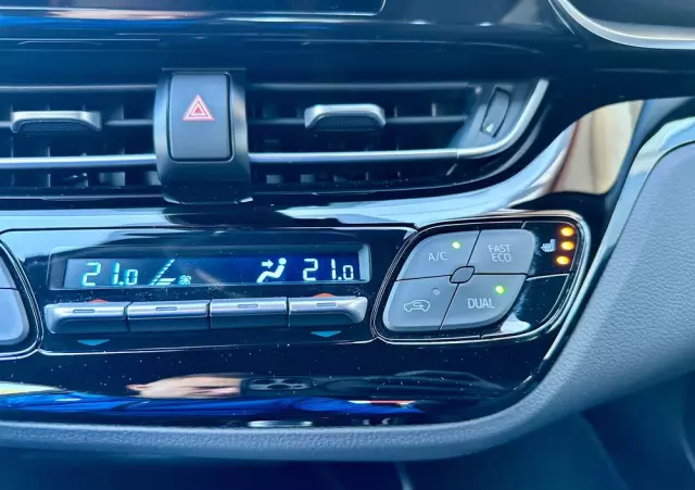 TOYOTA C-HR 2.0 Hybrid Black Edition