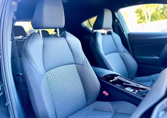 TOYOTA C-HR 2.0 Hybrid Black Edition