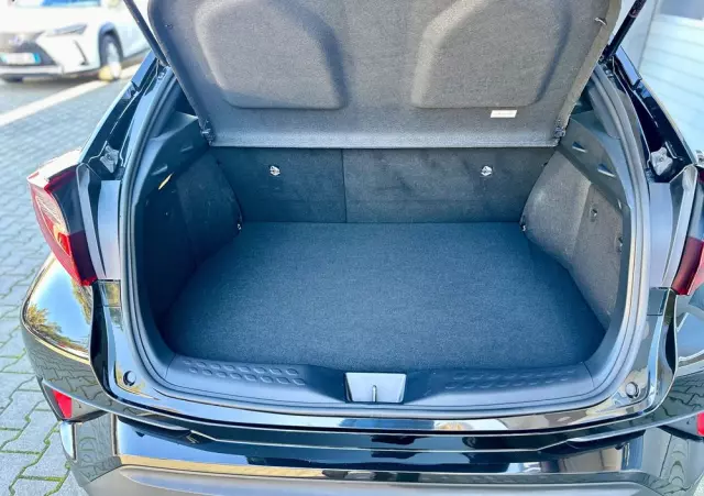 TOYOTA C-HR 2.0 Hybrid Black Edition