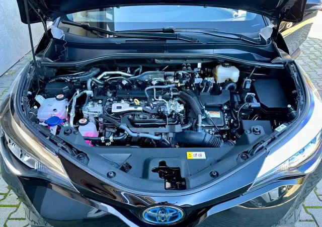 TOYOTA C-HR 2.0 Hybrid Black Edition