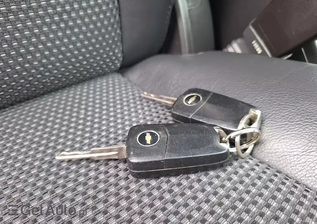 CHEVROLET Captiva 2.4 2WD 7 Sitzer LS Family Edition