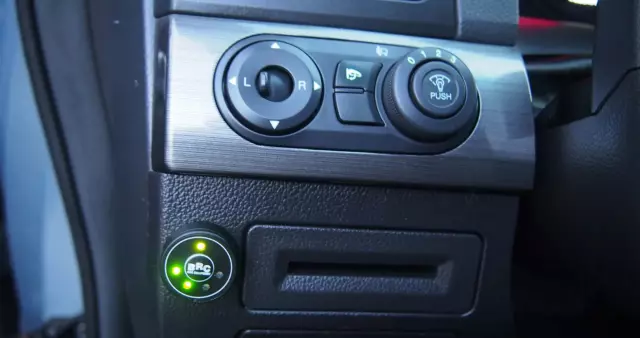 CHEVROLET Captiva 2.4 2WD 7 Sitzer LS Family Edition