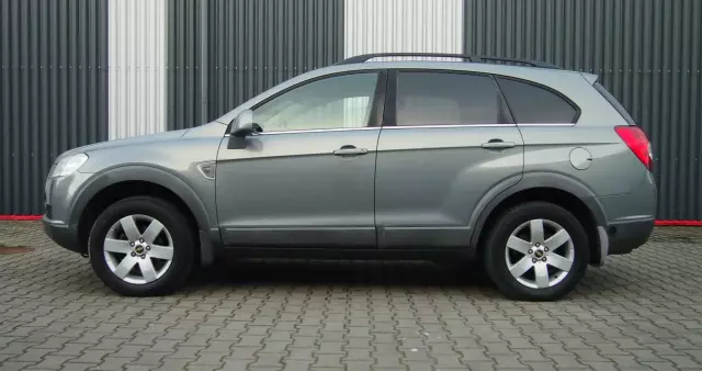 CHEVROLET Captiva 2.4 2WD 7 Sitzer LS Family Edition