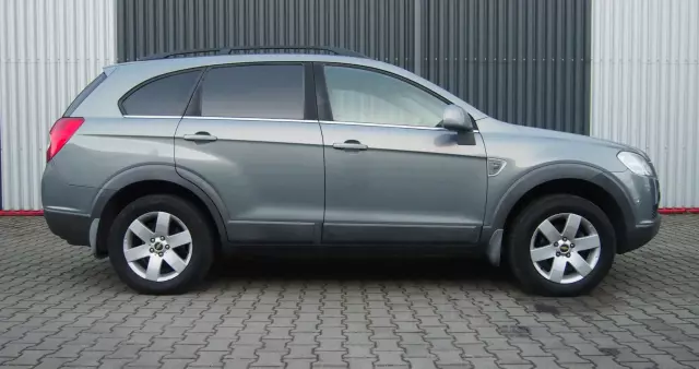 CHEVROLET Captiva 2.4 2WD 7 Sitzer LS Family Edition