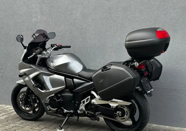 SUZUKI GSX-F - Katana 