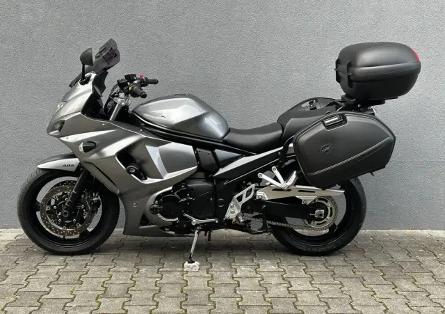 SUZUKI GSX-F - Katana 