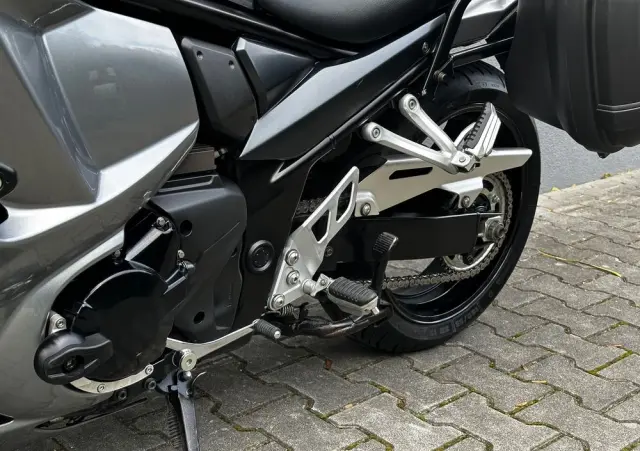 SUZUKI GSX-F - Katana 