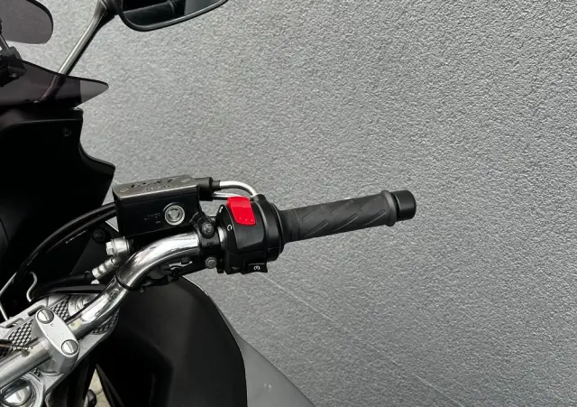 SUZUKI GSX-F - Katana 