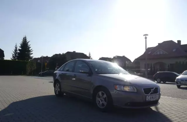 VOLVO S40 