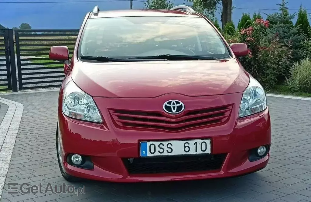 TOYOTA Verso 